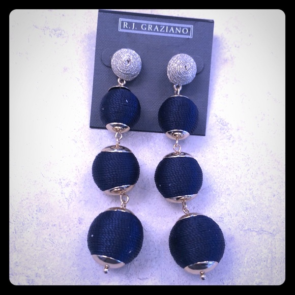 Earrings - Picture 1 of 1